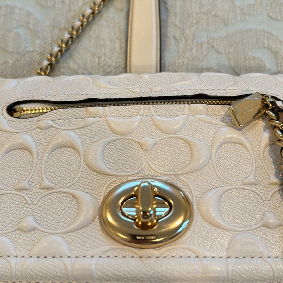 Winter white coach bag with gold - Picture 5 of 5